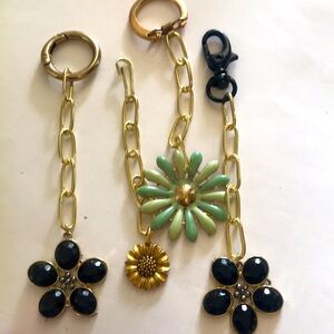 HAND MADE BLING FOR YOUR BAG ZIPPERS or KEYCHAIN SET OF 4 FLORAL THEMED GOLDTONE
